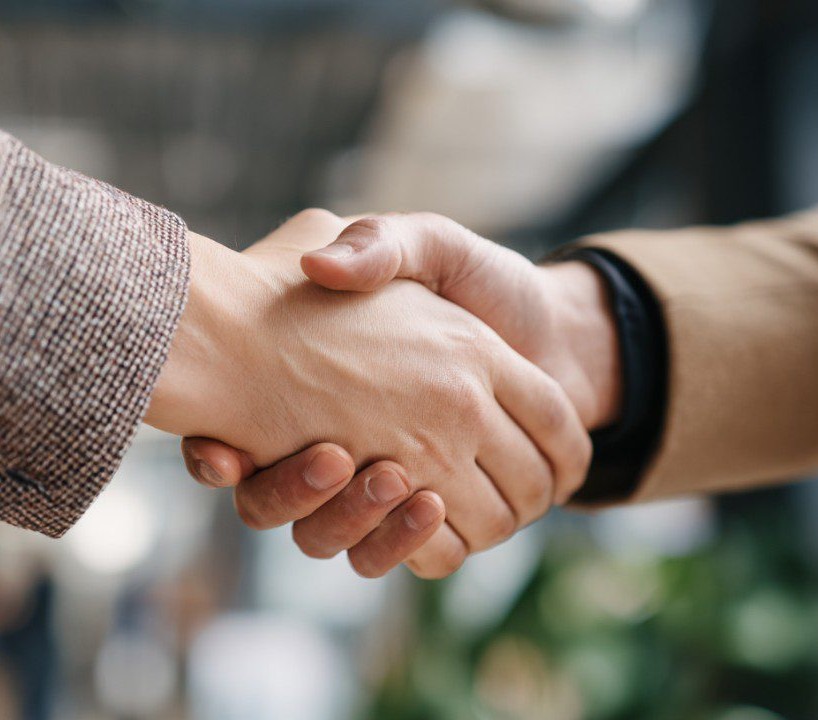 handshake for business partnership 2